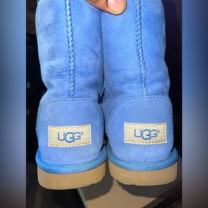 Worn once ugg size 3